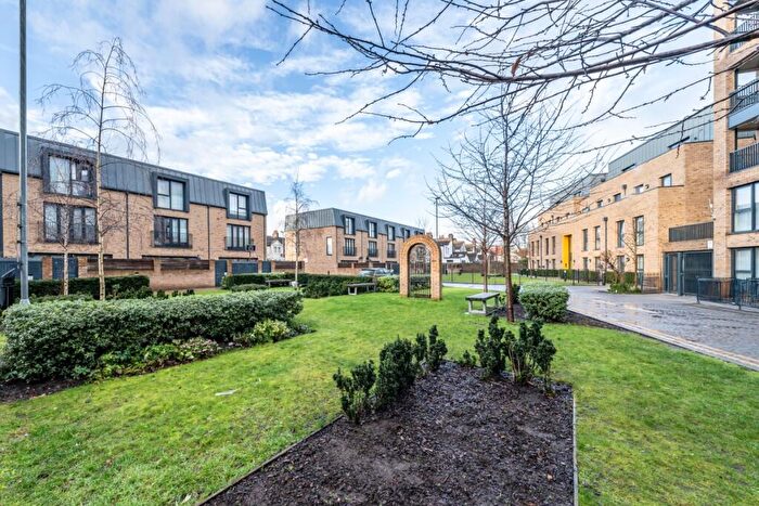 1 Bedroom Flat To Rent In Watteau Square Croydon, CR0