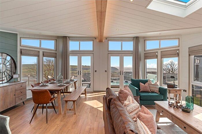 2 Bedroom Lodge For Sale In Great Hadham Country Club, SG10