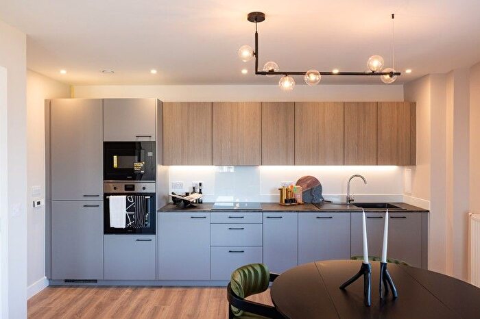2 Bedroom Flat For Sale In Edgware Road, Hendon, NW9