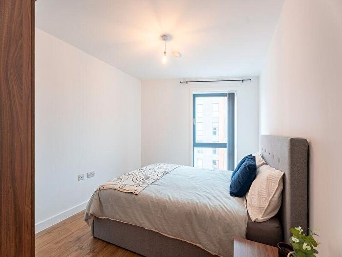 2 Bedroom Apartment To Rent In Phoenix, Saxton Lane, Leeds, LS9