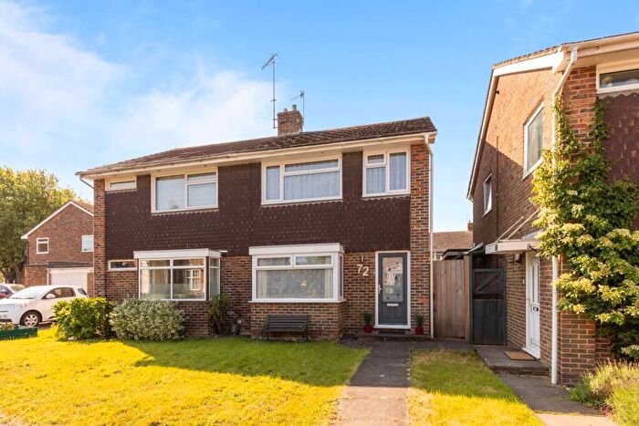 3 Bedroom Semi-Detached House For Sale In Greenacres Shoreham-By -Sea, BN43