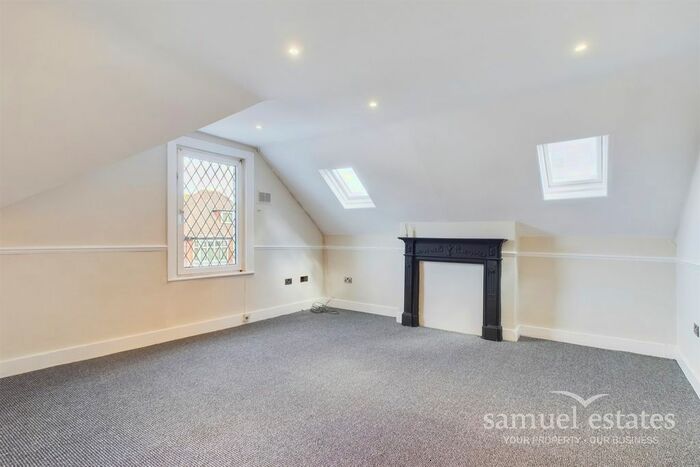 2 Bedroom Flat To Rent In Babington Road, London, SW16