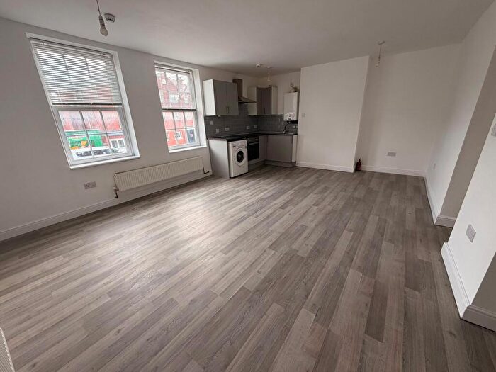2 Bedroom Flat To Rent In High Street, Lincoln, LN5