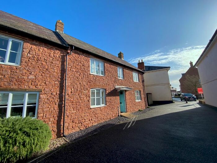 3 Bedroom Semi-Detached House To Rent In Dunkleys Way, Taunton, TA1