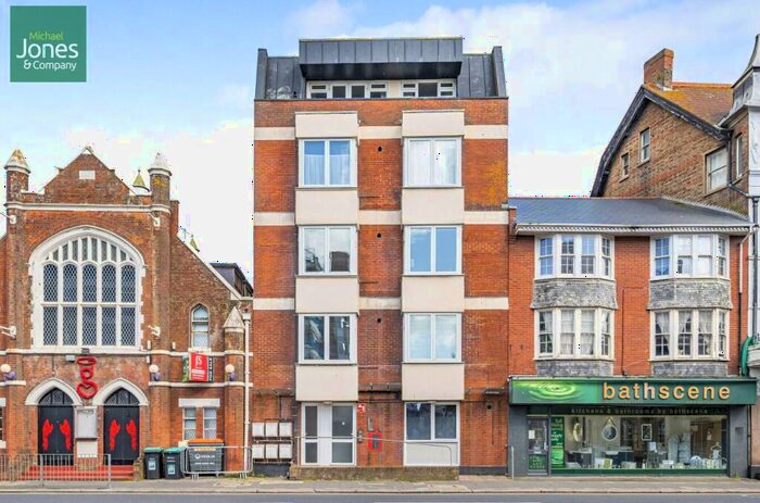 2 Bedroom Flat To Rent In High Street, Worthing, West Sussex, BN11