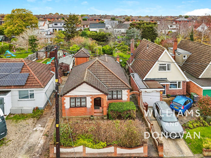 2 Bedroom Detached Bungalow For Sale In Wavertree Road, South Benfleet, SS7