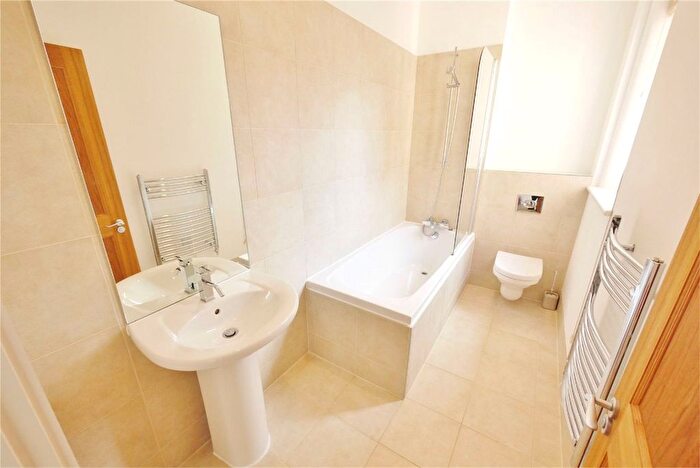 2 Bedroom Flat For Sale In Kavanagh Court, The Galleries, Warley, Brentwood, CM14