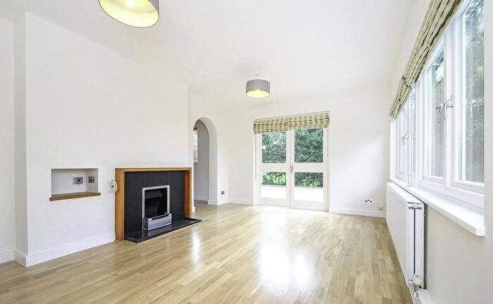 4 Bedroom Detached House To Rent In West Heath Road, Hampstead, London, NW3