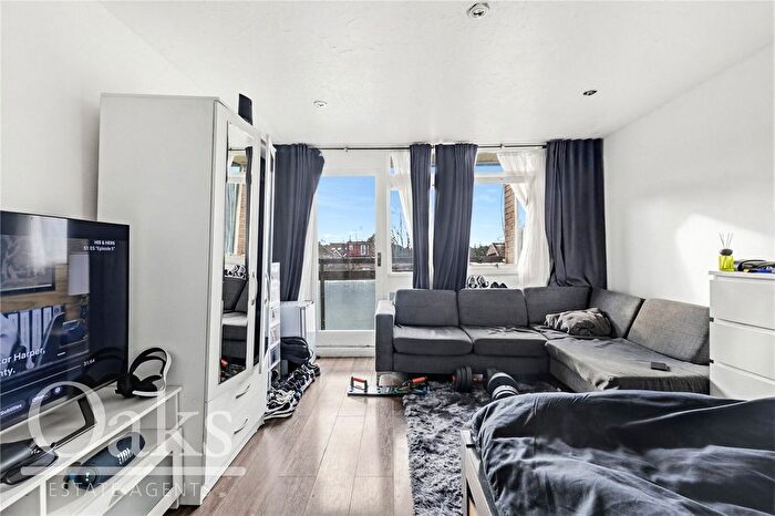 3 Bedroom Flat For Sale In Bushell Close, Tulse Hill, SW2