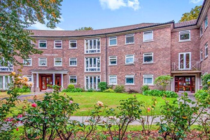 2 Bedroom Flat To Rent In Lynden Hyrst, Croydon, CR0