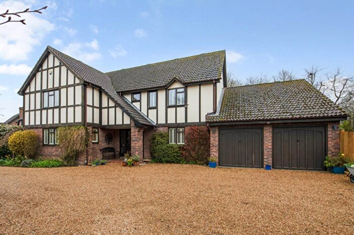 5 Bedroom Detached House For Sale In Heathfield Road, Petersfield, Hampshire, GU31