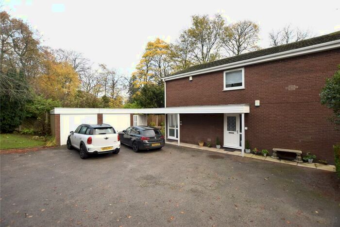 2 Bedroom Apartment To Rent In Flat Hollycroft Court, New Adel Lane, Adel, Leeds, West Yorkshire, LS16