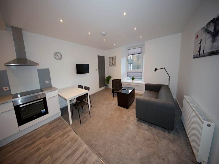 2 Bedroom Flat To Rent In Hilltown, Dundee, DD3