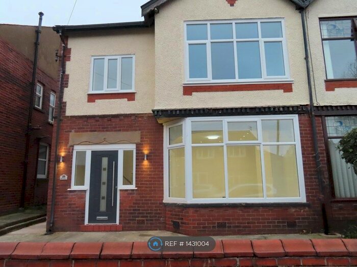 3 Bedroom Semi-Detached House To Rent In Welbeck Road, Bolton, BL1