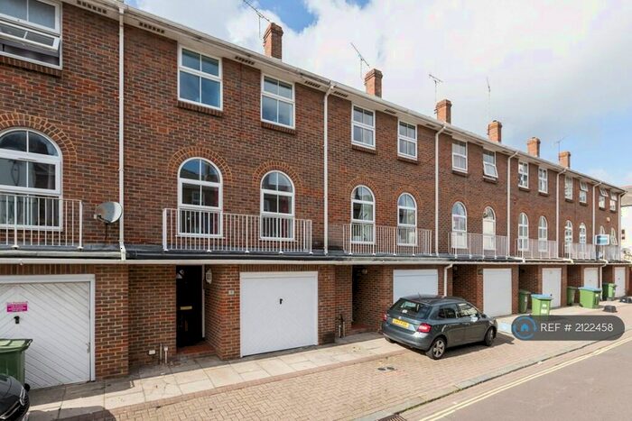 4 Bedroom Terraced House To Rent In John Street, Southampton, SO14