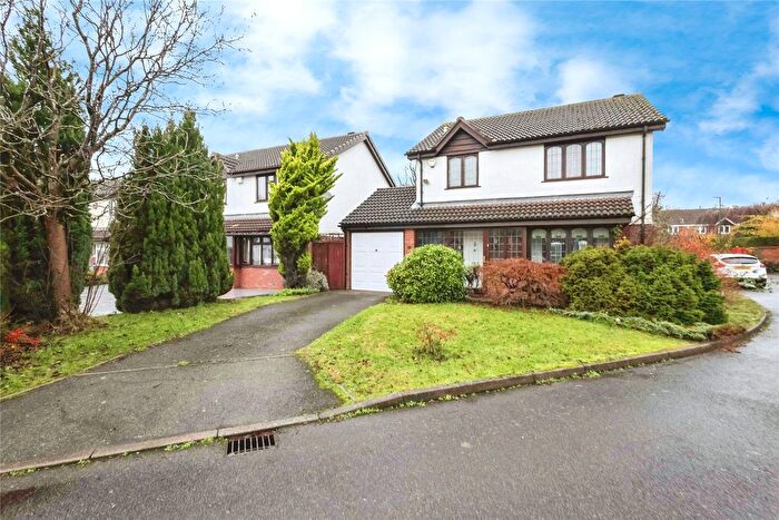 3 Bedroom Detached House For Sale In Castle Hills Drive, Birmingham, West Midlands, B36