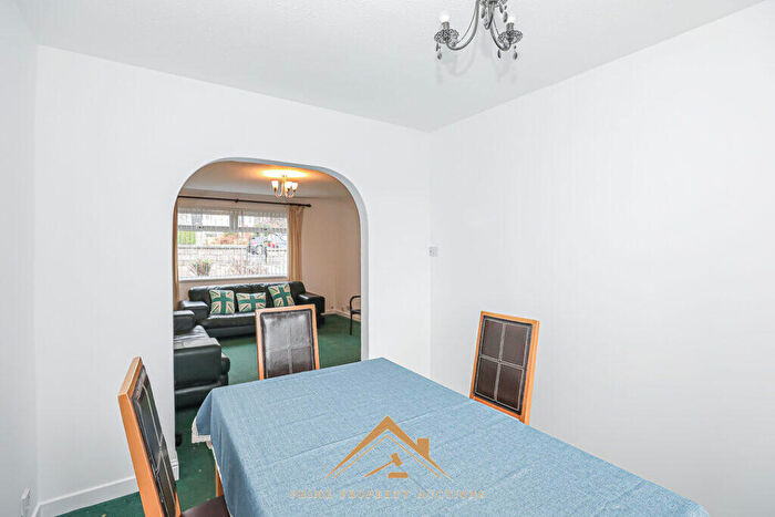 3 Bedroom End Of Terrace House For Sale In Abergeldie Terrace, Aberdeen, AB10