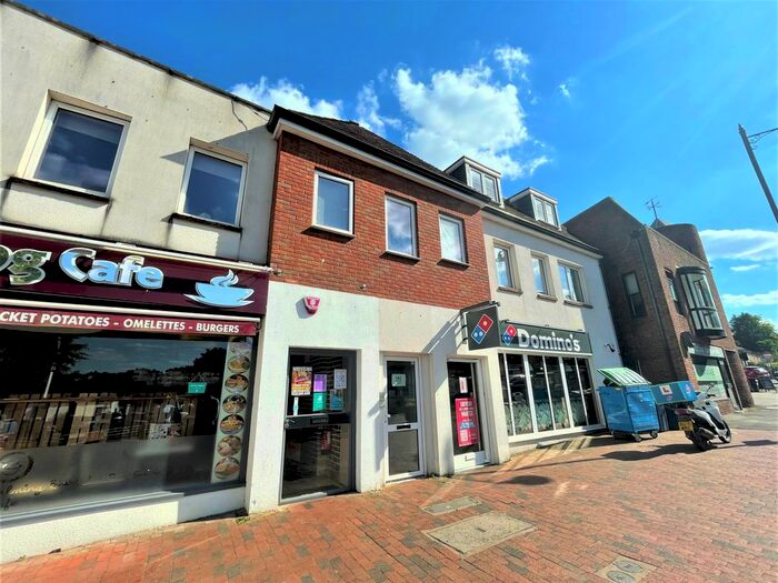 1 Bedroom Flat To Rent In High Street, Godalming, GU7