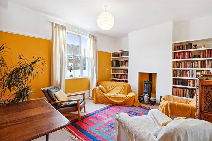 2 Bedroom Flat To Rent In St. Peter's Street, Angel, N1