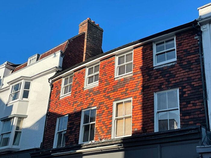 1 Bedroom Flat To Rent In High Street, Lewes, East Sussex, BN7