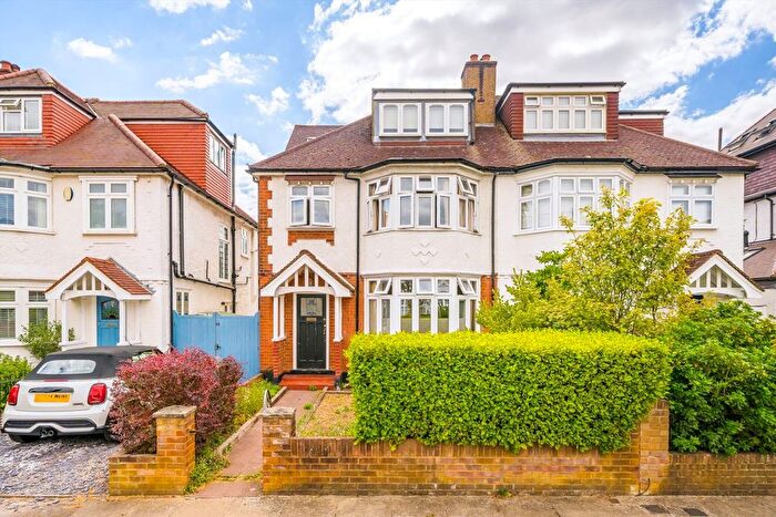 5 Bedroom Property For Sale In Chatsworth Road, Chiswick, W4