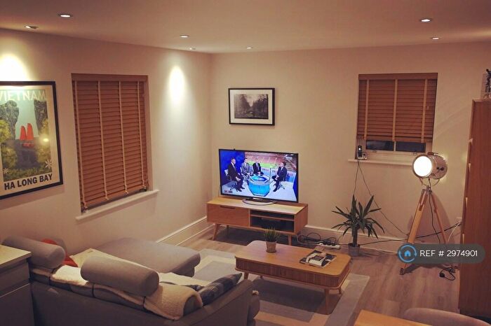 2 Bedroom Flat To Rent In Hart St, Brentwood, CM14