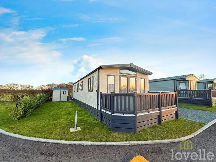 2 Bedroom Park Home For Sale In Eagle Road, Spalford, NG23