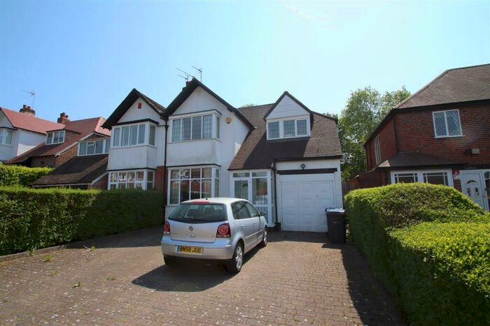 4 Bedroom House To Rent In Knightlow Road, Birmingham, B17