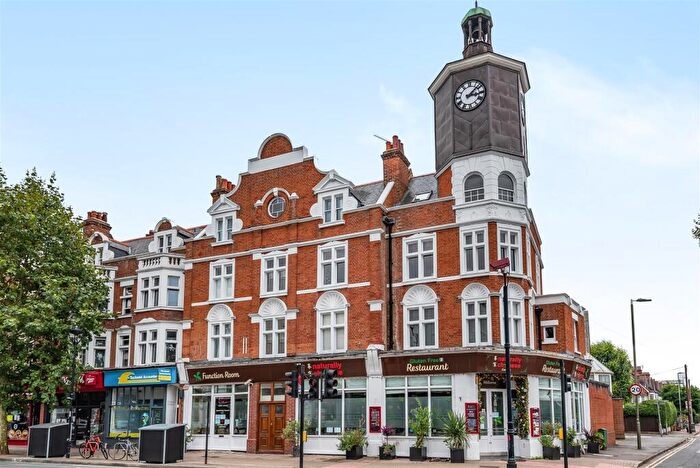 2 Bedroom Flat For Sale In Brighton Road, Surbiton, KT6