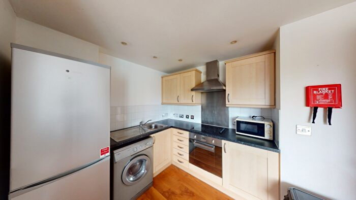 2 Bedroom Flat To Rent In Flat . Cymbeline House, NG1