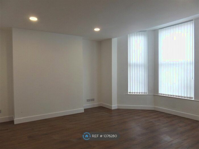 2 Bedroom Flat To Rent In Ashdale Road, Waterloo, Liverpool, L22