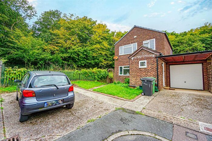 3 Bedroom Link Detached House For Sale In Pinewood Way, St. Leonards-On-Sea, TN38