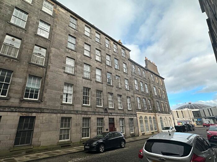 2 Bedroom Flat To Rent In Brighton Street, Old Town, Edinburgh, EH1
