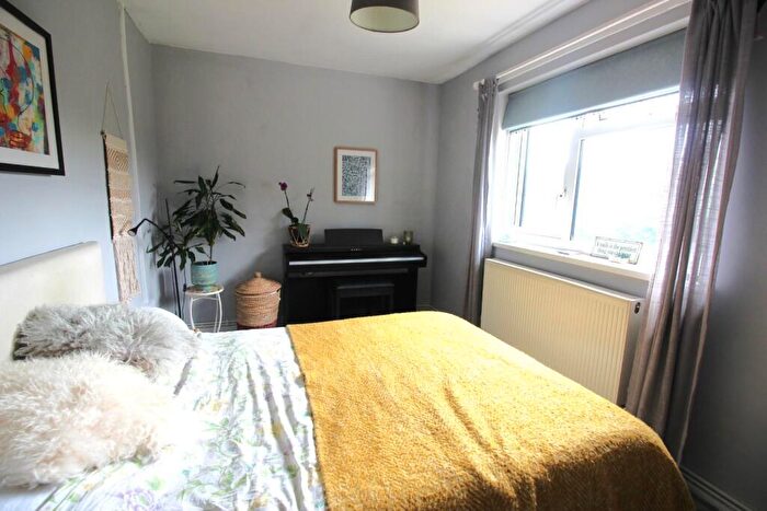 1 Bedroom Flat To Rent In Luffield Road, London, SE2