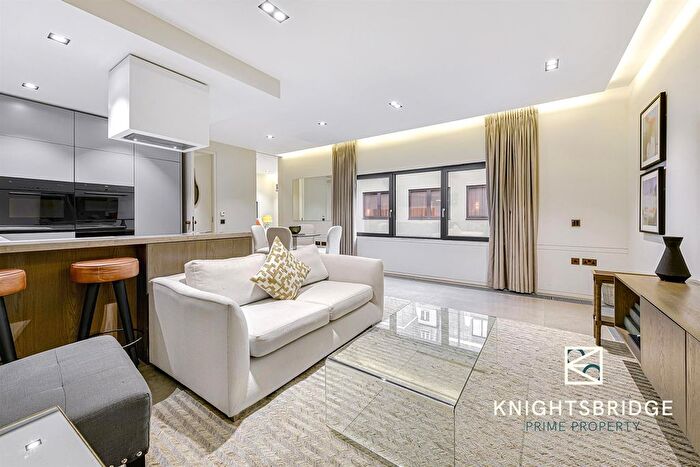 2 Bedroom Flat To Rent In Babmaes Street, London, SW1Y