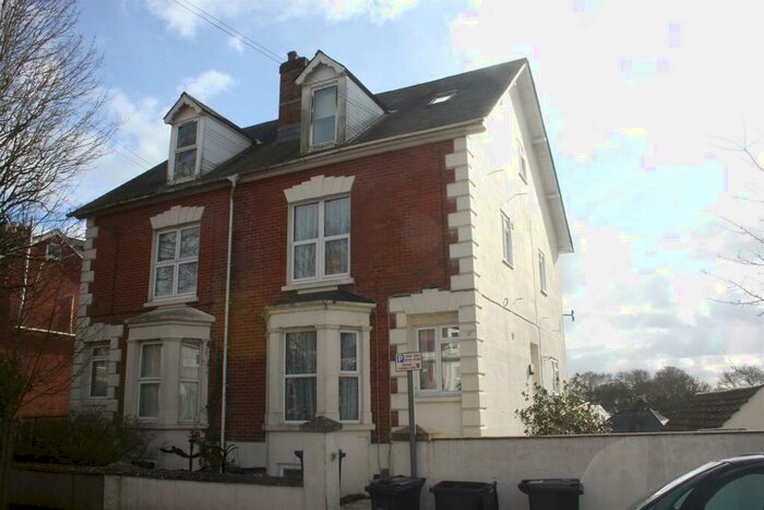 1 Bedroom Flat To Rent In Salisbury - St Mark`s Road, SP1
