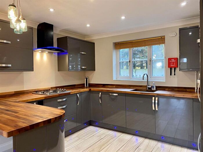 3 Bedroom End Of Terrace House To Rent In School Road, Calne, SN11