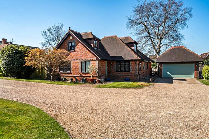 5 Bedroom Detached House For Sale In Easthampstead Road, Wokingham, RG40