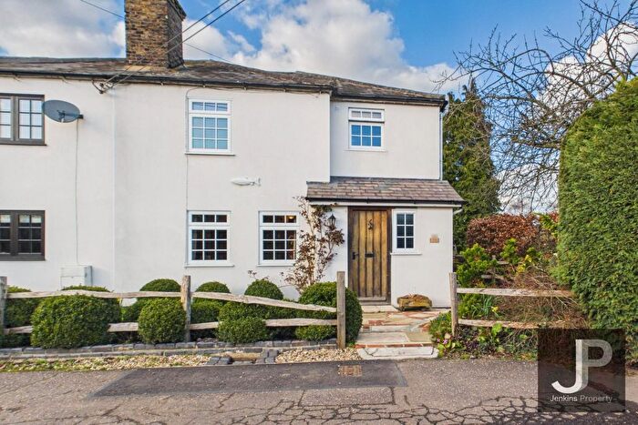3 Bedroom Semi-detached House For Sale In Coxtie Green Road, Pilgrims Hatch, Brentwood, CM14