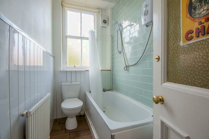 4 Bedroom Flat To Rent In Spottiswoode Street Edinburgh United Kingdom, EH9