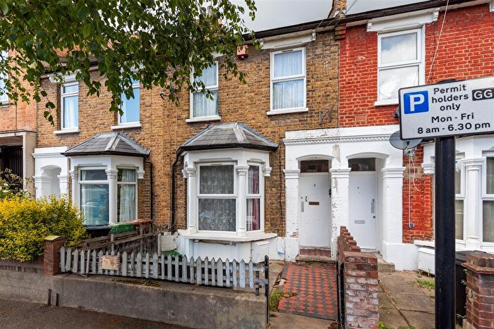 2 Bedroom Flat For Sale In Morley Road, Leyton, E10