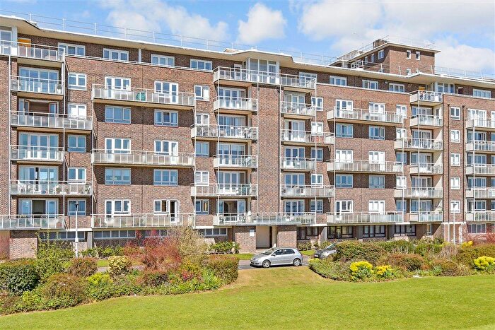 2 Bedroom Flat For Sale In The Gateway, Dover, Kent, CT16