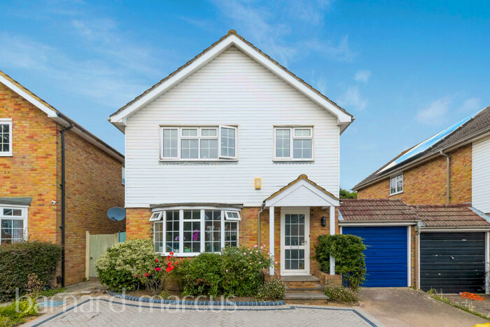 4 Bedroom House To Rent In Rickards Close, Surbiton, KT6