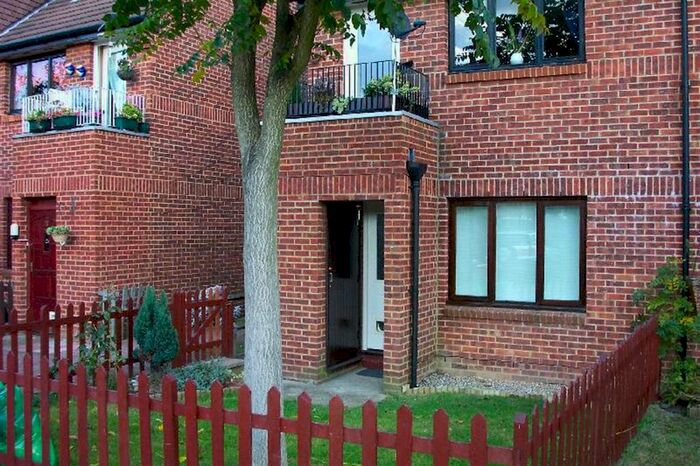 1 Bedroom Flat To Rent In Vellum Drive, Carshalton, Surrey, SM5