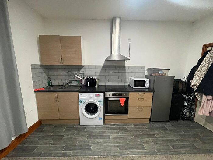 1 Bedroom Flat To Rent In Stratford Terrace, Leeds, LS11