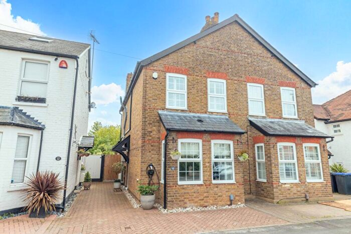 3 Bedroom Semi-Detached House For Sale In Milner Road, Burnham, SL1