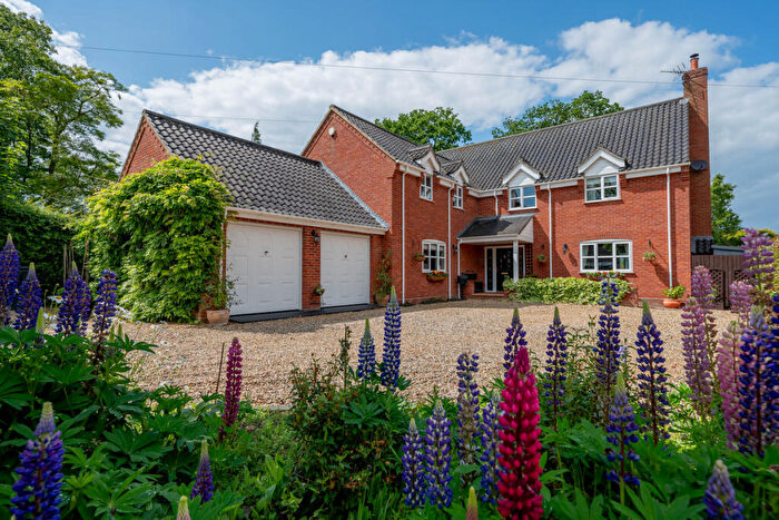 5 Bedroom Detached House For Sale In Horning Road, Norfolk, NR12