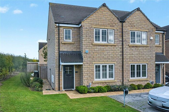 3 Bedroom Semi-Detached House For Sale In Merton Close, Kippax, Leeds, West Yorkshire, LS25