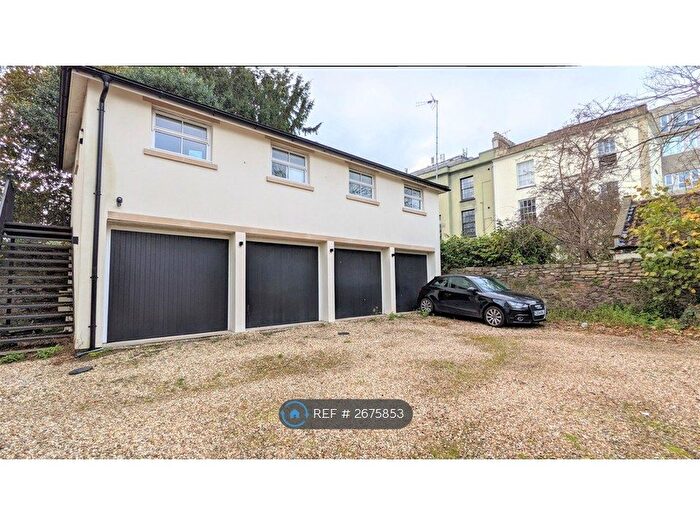 2 Bedroom Flat To Rent In Wetherell Place, Bristol, BS8