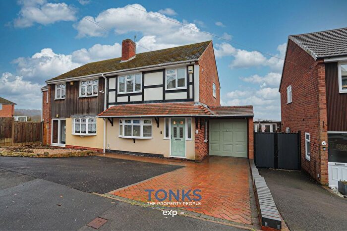3 Bedroom Semi Detached House For Sale In Kipling Road, Dudley, DY3